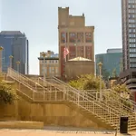 Frontdesk 915 Broadway Apts Downtown Kansas City